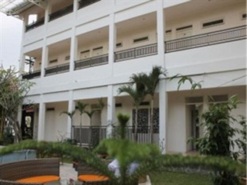 Grand Kalpataru Syariah Hotel Malang Exterior photo